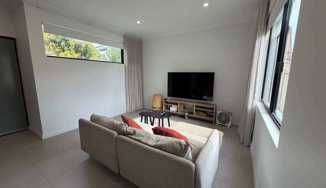 Modern Brand new Spacious Home 4BDR in Maylands