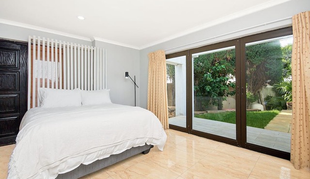 Cosy, Private Johannesburg Getaway Near Gold Reef City, FNB Stadium and NASREC.